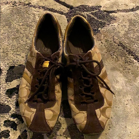 Coach Caitlin Sneaker! - Picture 1 of 3